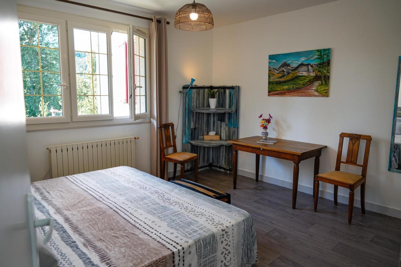 Aux Peupliers Bed & Breakfast Le Malzieu-Ville Exterior photo